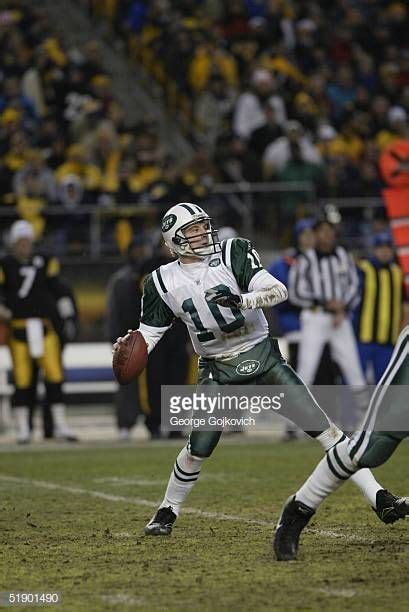 Quarterback Chad Pennington of the New York Jets passes against the Pittsburgh Steelers at Heinz ...