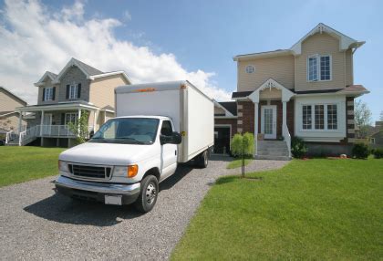 Moving Trucks | Household Moving Trucks | Global Van Lines