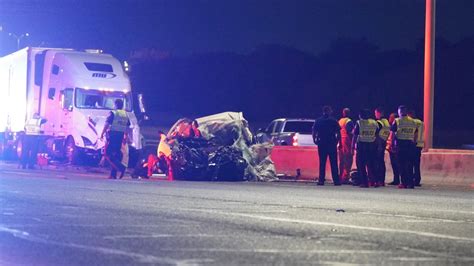 2 people dead after head-on crash with 18-wheeler along West Side highway