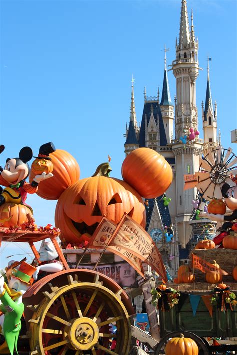 Halloween at Tokyo Disneyland Disney Pics, Disney Pictures, Walt Disney ...