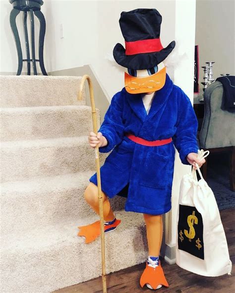 Pin by Kake Bitten on DIY Uncle Scrooge costume | Duck costumes, Daisy duck halloween costume ...