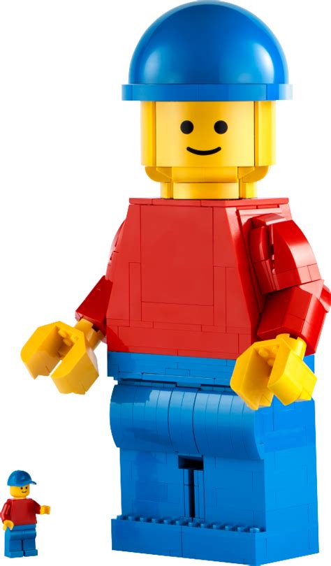 Early look at rumoured 40649 Scaled-Up LEGO Minifigure