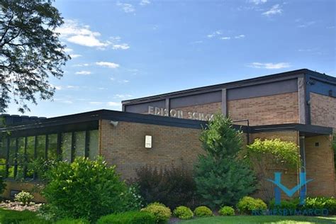 Edison Elementary School, Elmhurst, Illinois - August 2018 | Elmhurst ...