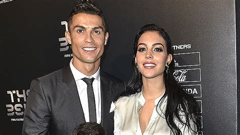 Cristiano Ronaldo’s Girlfriend: Georgina Rodriguez & His Past Romances – Hollywood Life