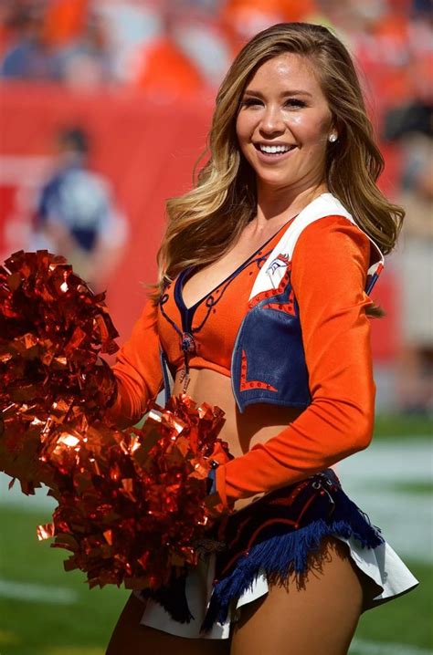 Denver Broncos Cheerleaders | Denver bronco cheerleaders, Professional ...