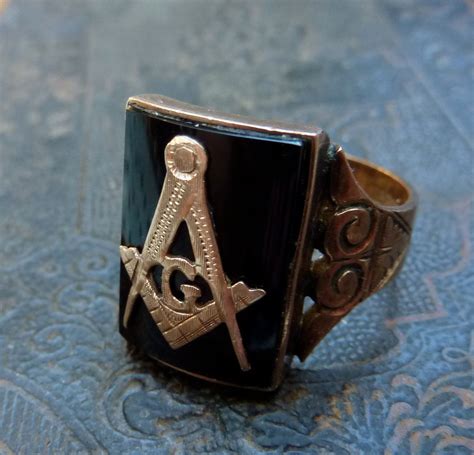 Antique 1890 Masonic Ring Engraved 12k Gold and Onyx