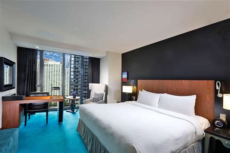 Radisson Blu Aqua Hotel, Chicago in Chicago (IL) - Room Deals, Photos & Reviews