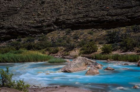 Stunning blue color of the Little Colorado river in the Grand Canyon ...