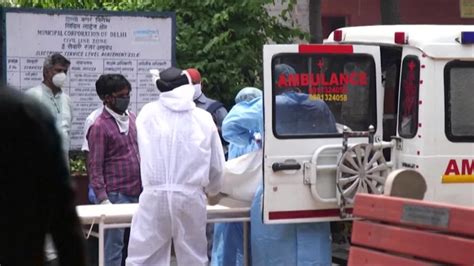 As Delhi becomes India’s coronavirus capital, its hospitals are struggling to cope | CNN