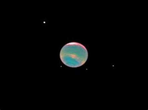 Neptune's Dynamic Atmosphere - YouTube