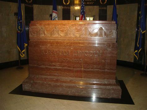 Abraham Lincoln Gravesite and Tomb - Springfield, Illinois | Abraham lincoln, Famous graves, Lincoln