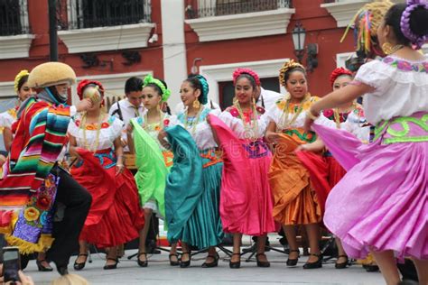 Dancers in Colourful Traditional Costumes Editorial Photo - Image of ...