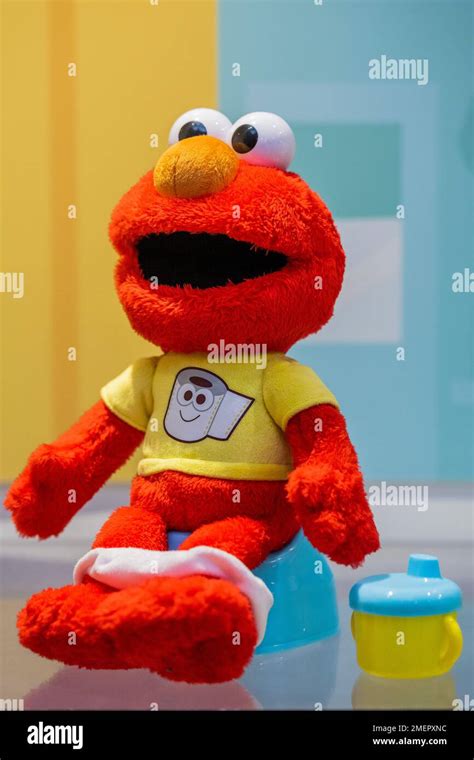 Sesame Street Potty Time Elmo Smyths Toys UK | atelier-yuwa.ciao.jp