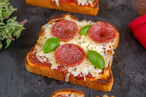 Pizza Toast - Martin's Famous Potato Rolls and Bread