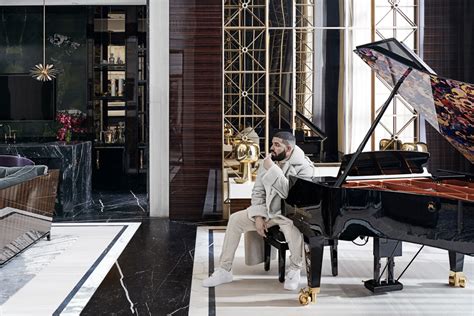 Take a Peek Inside Drake's Toronto Mansion | Man of Many