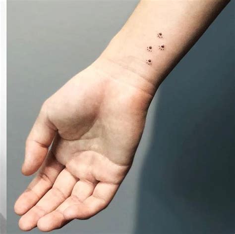 20 Best and Cutest Wrist Tattoo Ideas to Copy - Small Tattoo Designs