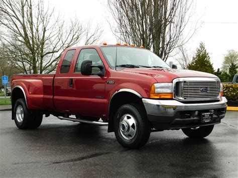 2001 Ford F-350 XLT 4X4 / DUALLY / 7.3L DIESEL/ 6-SPEED / LOW MILE