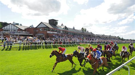 Pontefract Racecourse | Go Racing | Yorkshire Horse Racing