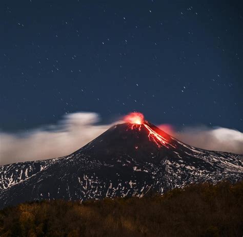 Stromboli: Italiens Vulkan bietet ein schaurig-schönes Spektakel - WELT