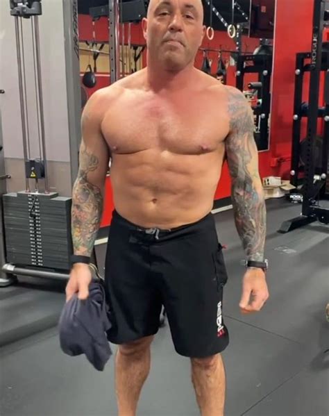 Joe Rogan Crushes 75 Push-Ups Straight Following 'Sober October' Challenge – Fitness Volt