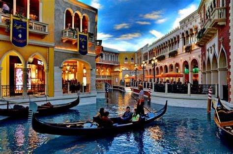 Gondola at Venetian editorial stock image. Image of mirage - 35585369