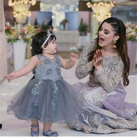 Minal khan with this cute little baby #lollywoodreport #minalkhan #followus #lollywood ...