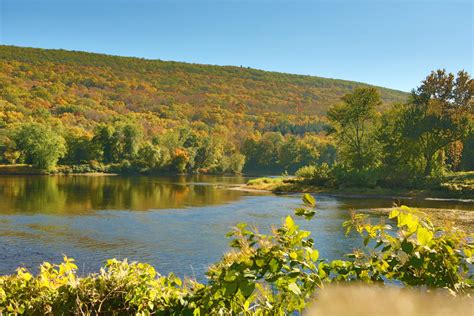 Poconos Fall Foliage Forecast | When to See the Autumn Colors