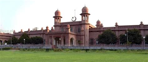 Top 10 Places To Visit In Faisalabad