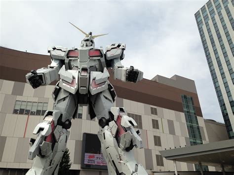 Tokyo’s new giant Gundam anime robot statue is complete, and it’s ...