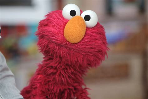 Elmo From Sesame Street To Host 'Virtual Play Date' To Comfort Kids - Small Joys