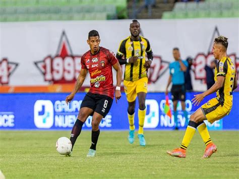 Edson Castillo y Diego Osío salen del Caracas - Líder en deportes