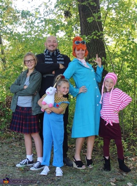 Despicable Me Family Costume | Coolest DIY Costumes