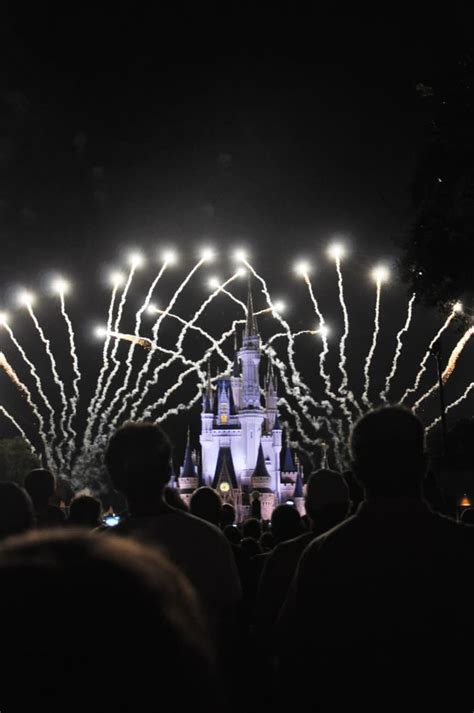 Video: Main Street, U.S.A. Disney World Fireworks Viewing Locations