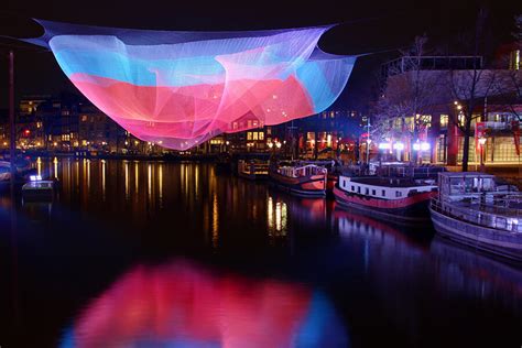 Amsterdam Light Festival - Book a houseboats along the route