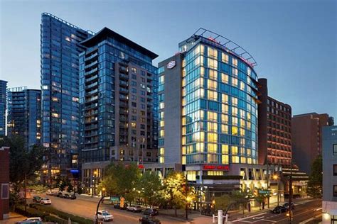 Hampton Inn & Suites Downtown Vancouver - UPDATED 2021 Prices, Reviews & Photos (British ...