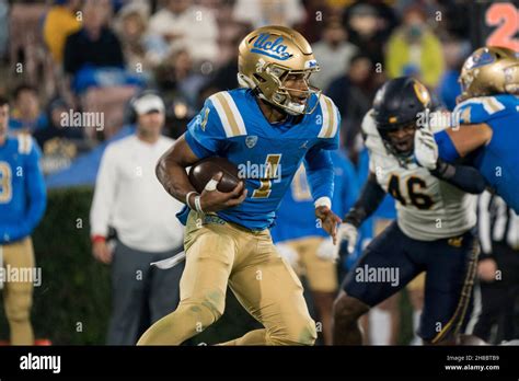 UCLA Bruins quarterback Dorian Thompson-Robinson (1) runs the ball during a NCAA football game ...