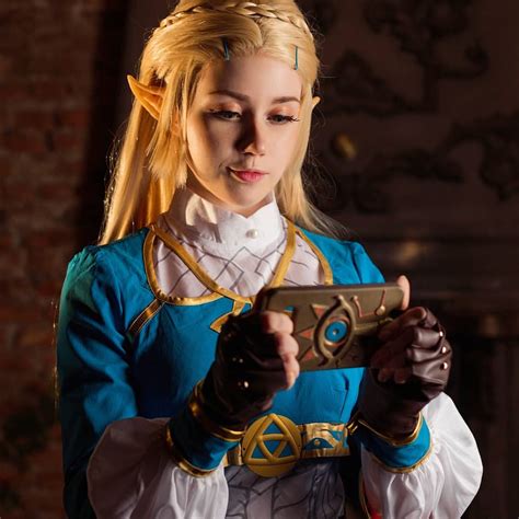 Legend of Zelda: Breath of the Wild: Princess Zelda cosplay by Komori | AIPT