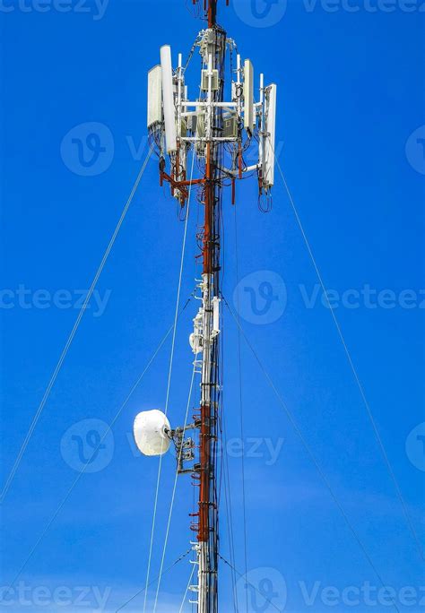 Red white 5G tower radiation in Playa del Carmen Mexico. 11901023 Stock ...