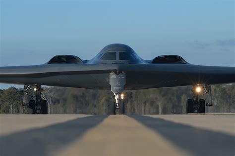 B-2 Spirit Looks More Alien on the Ground Than It Does in the Air ...