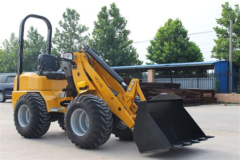 China High Quality Small Shovel Loader (HQ180) with 40mm Wide Tire - China Small Shovel Loader ...