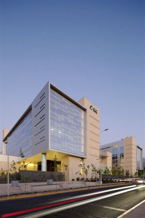 Clinica Las Condes by MOBIL Arquitectos & RTKL Associates | Nico Saieh