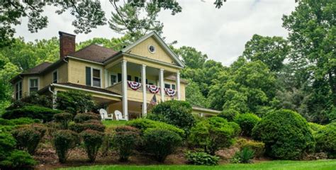 Romantic Waynesville, NC Bed and Breakfast on 5 Lush Acres