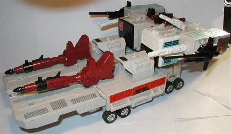 Metroplex (1986) - Autobot Battle Station - www.tfu.info