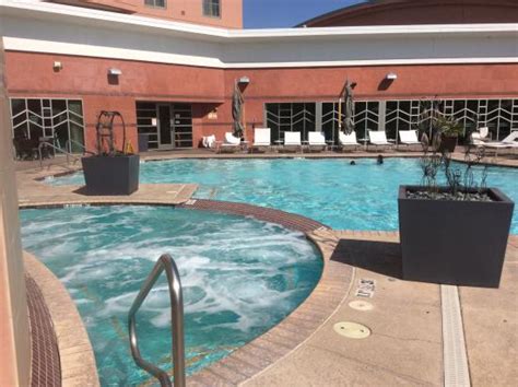 Pool area - Picture of Renaissance Phoenix Glendale Hotel & Spa, Glendale - TripAdvisor