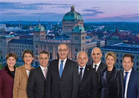 La foto del Gobierno de Suiza del 2021 con énfasis en la cohesión - SWI ...