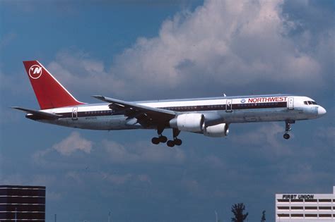 Aircraft – Boeing 757-200 – Northwest Airlines History Center