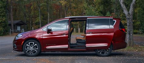 2023 Chrysler Pacifica: The Perfect Family Minivan at Demeyere Chrysler ...
