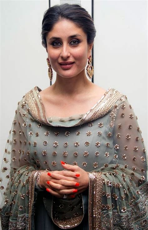 Kareena Kapoor In Manish Malohtra Salwar and Saree Pics - Vega Fashion Mom