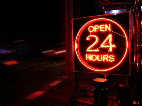 24 hour restaurants in Vancouver