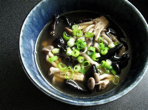 Black Fungus & Asian Mushroom Soup – Hiroko's Recipes